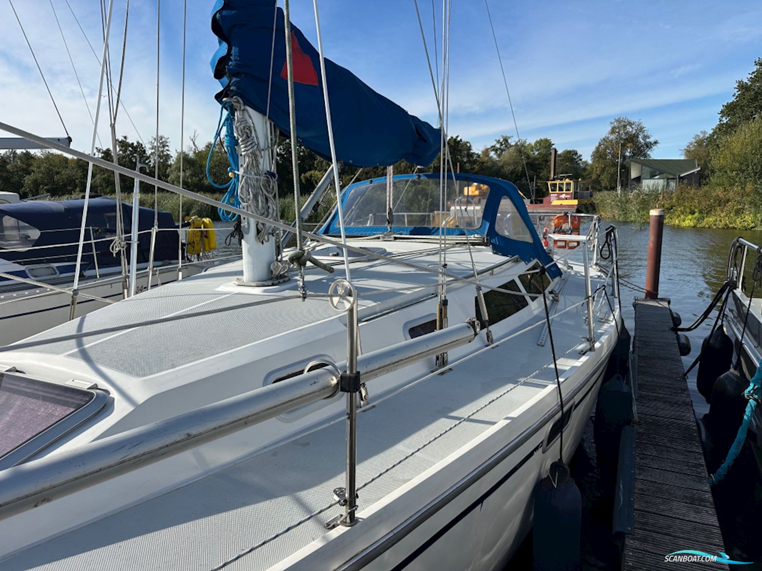Catalina 320
