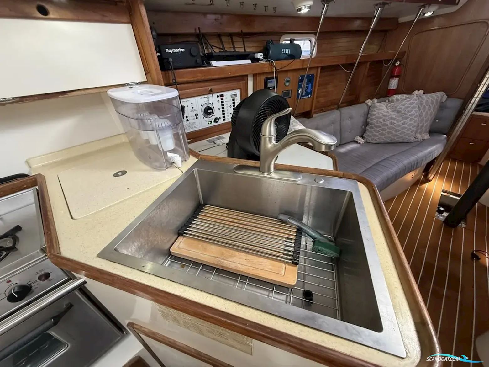 Catalina 320