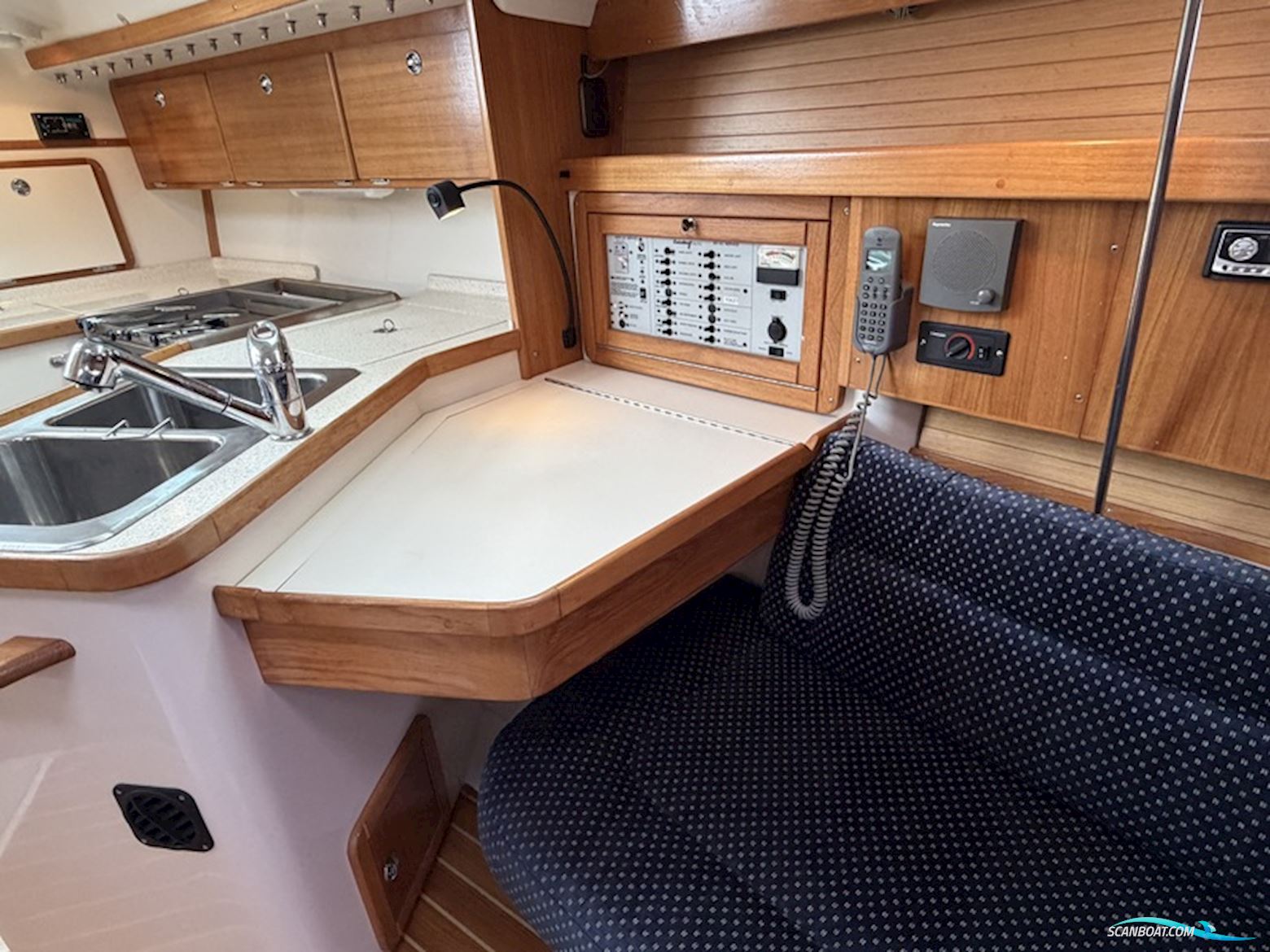 Catalina 320