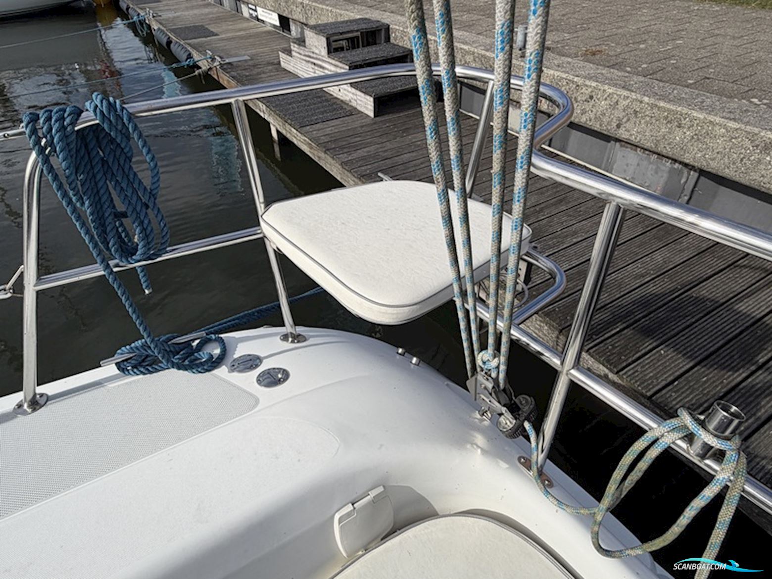 Catalina 320