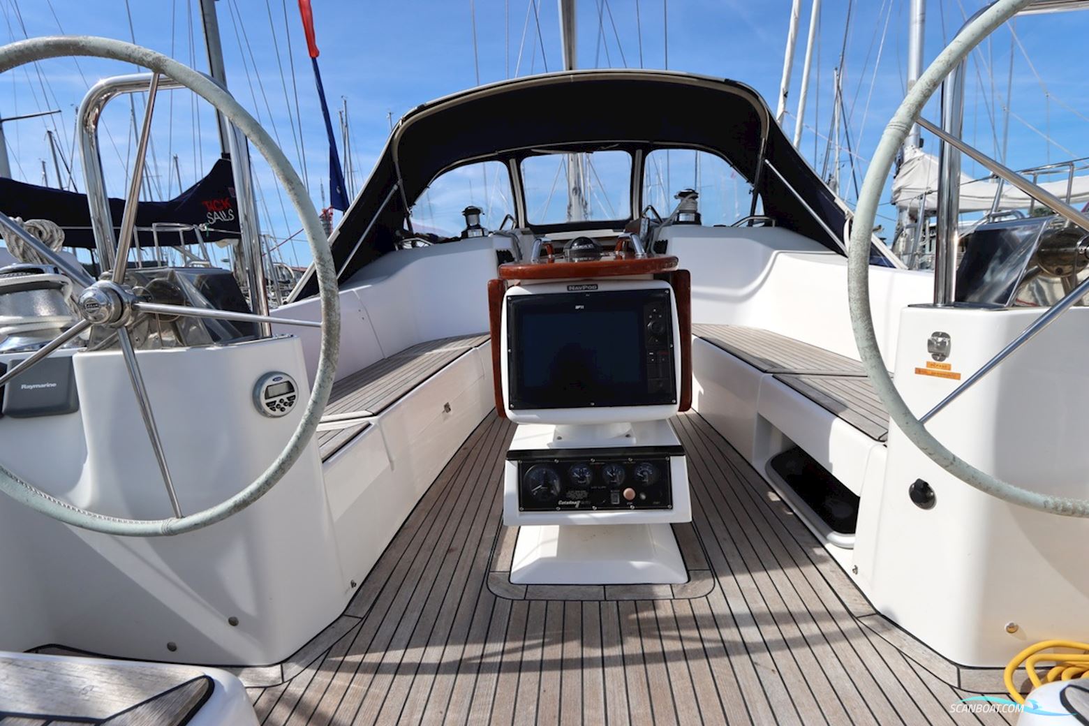 Catalina 445