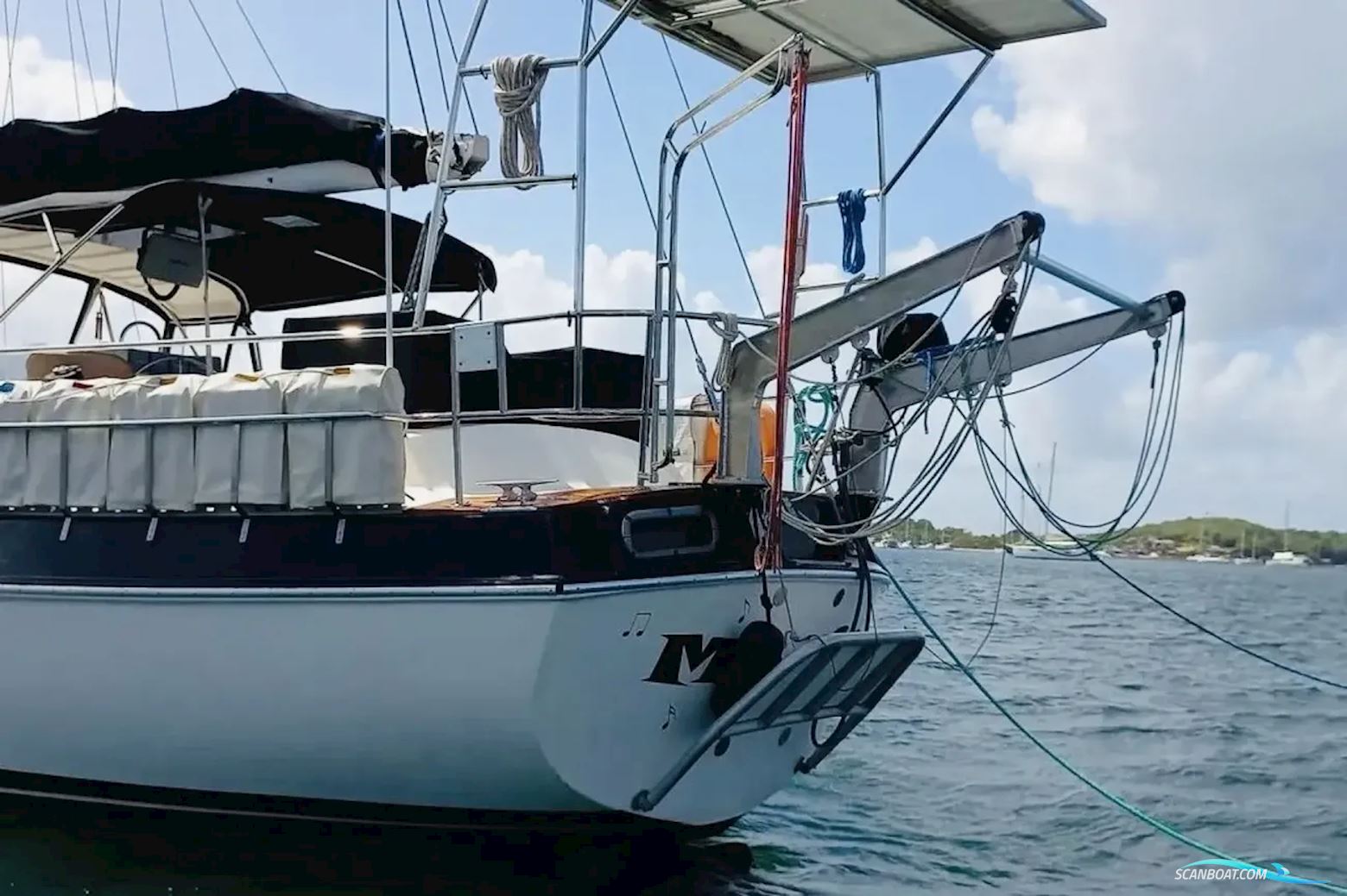 Catalina Out Island Classic 41