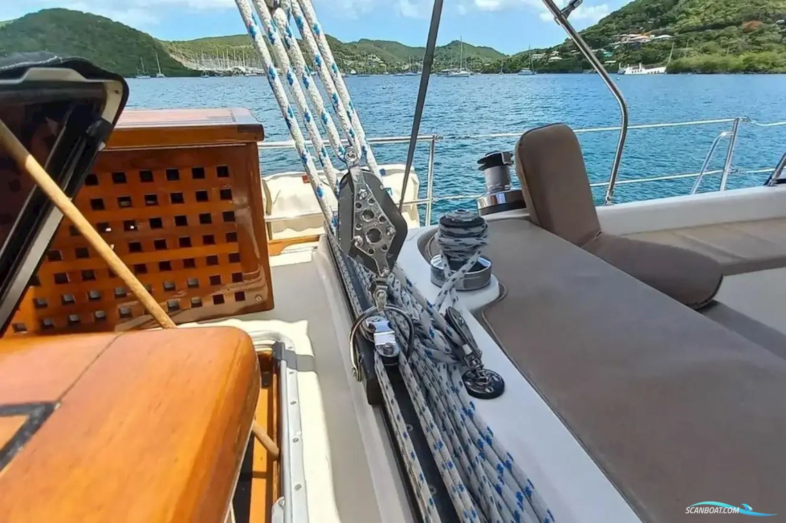 Catalina Out Island Classic 41