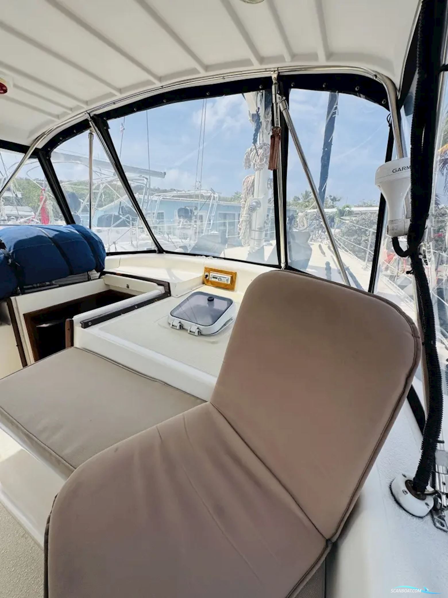 Catalina Out Island Classic 41