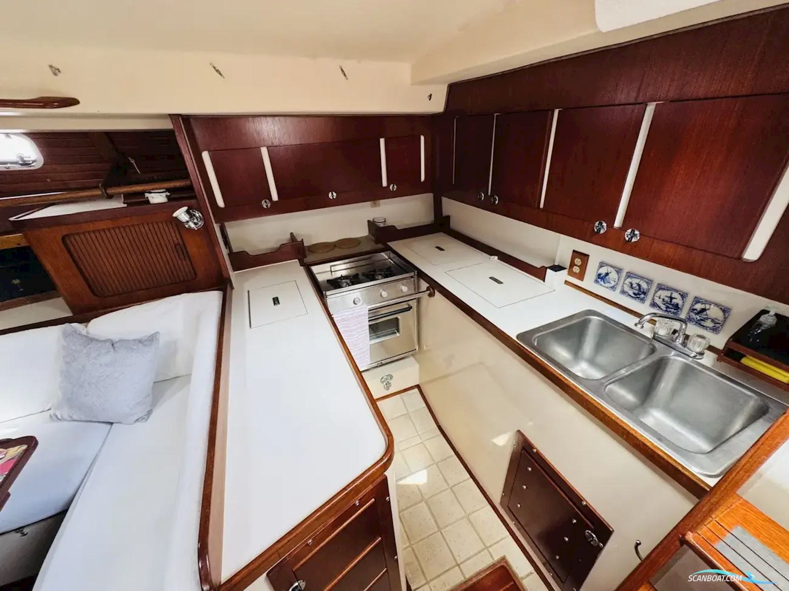 Catalina Out Island Classic 41