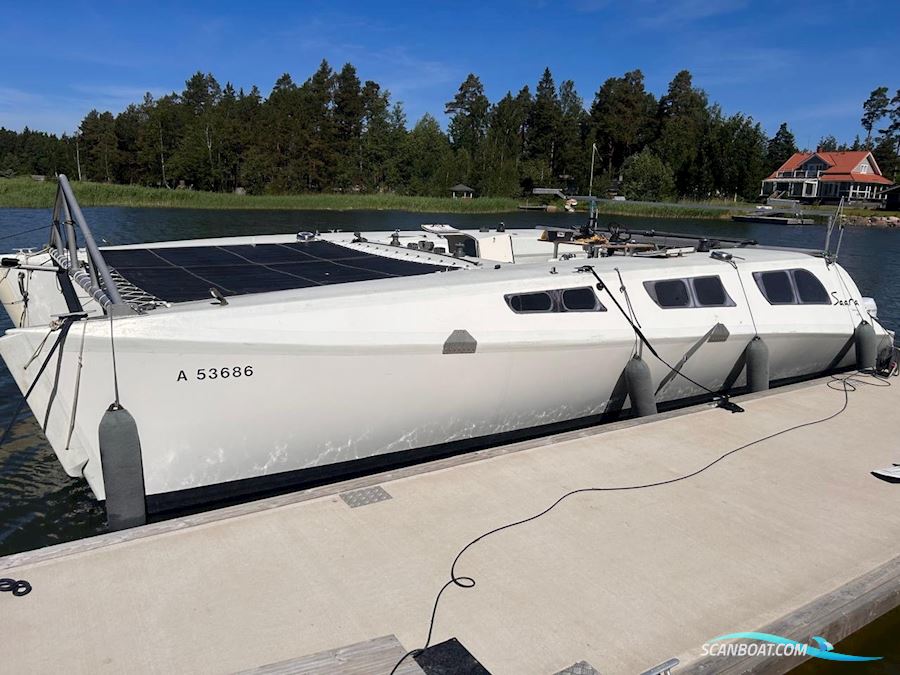 Catamaran Zeilboten 2007, met Tohatsu motor, Sweden