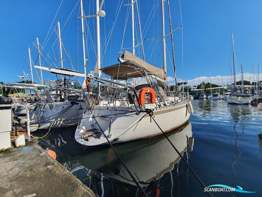 Centurion 48S Zeilboten 1996, met Yanmar 4JH4HTE  motor, Martinique