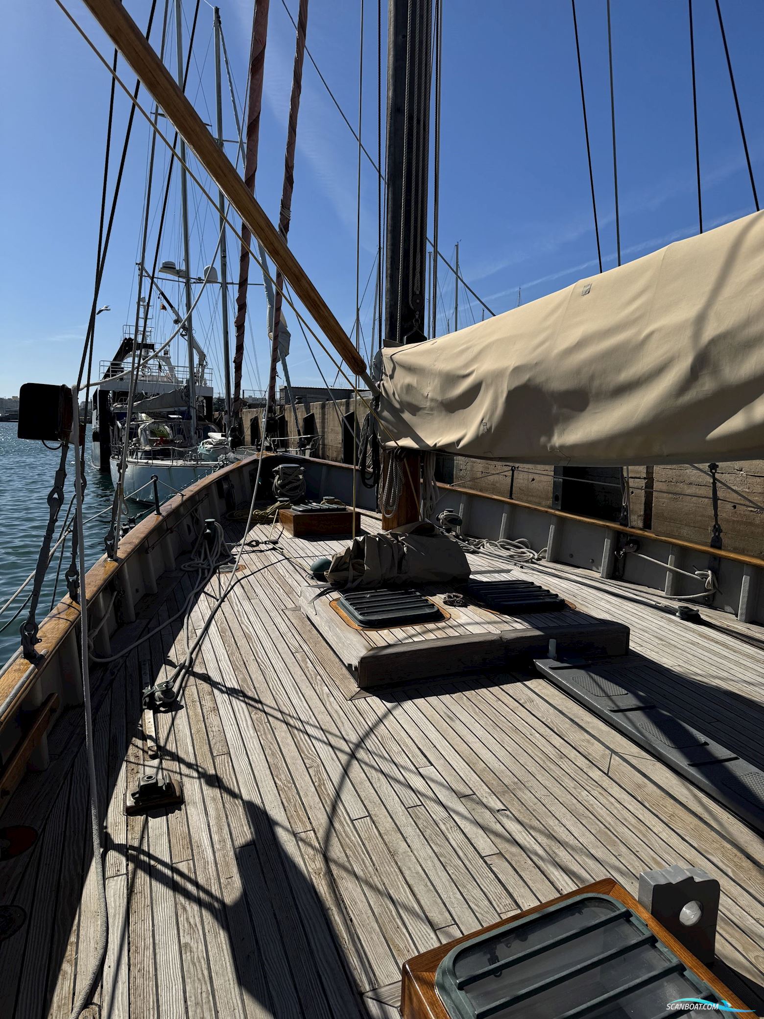 Classic Ketch Pilot House 65ft