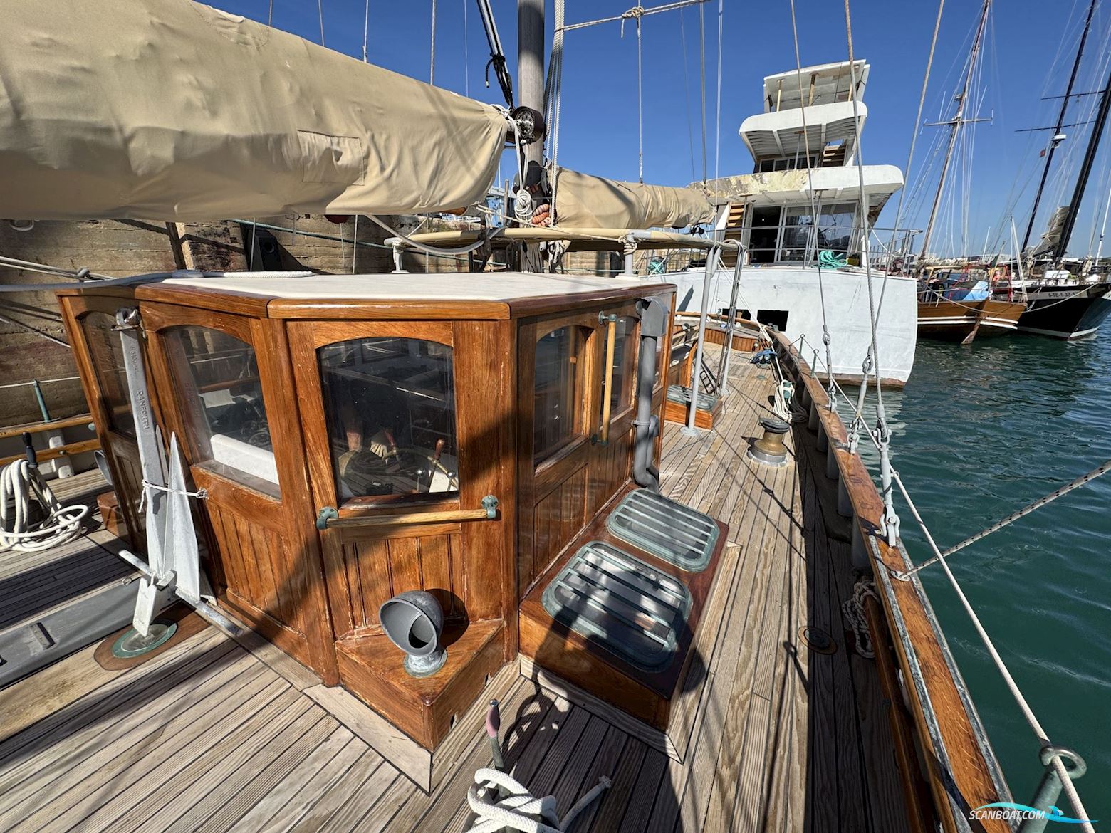 Classic Ketch Pilot House 65ft