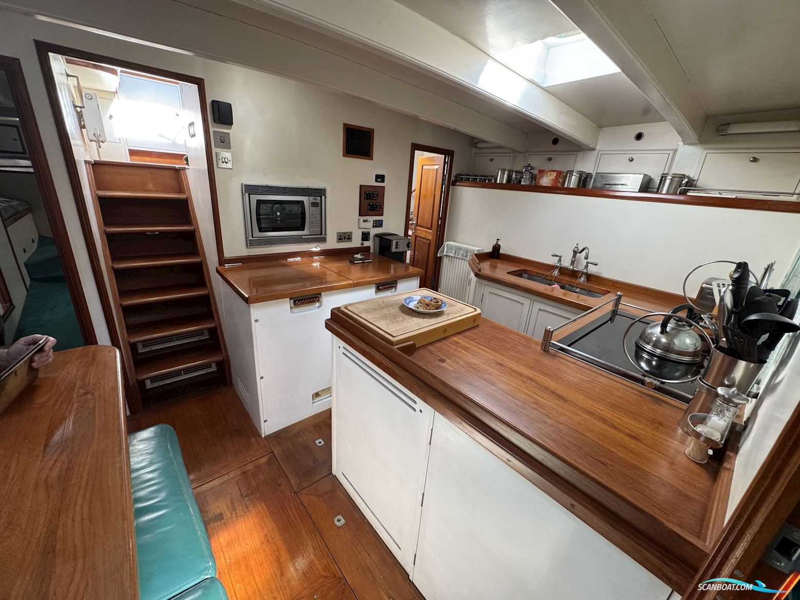 Classic Ketch Pilot House 65ft