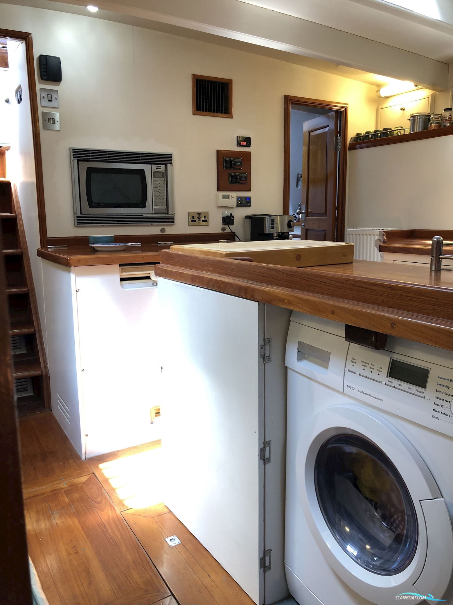 Classic Ketch Pilot House 65ft