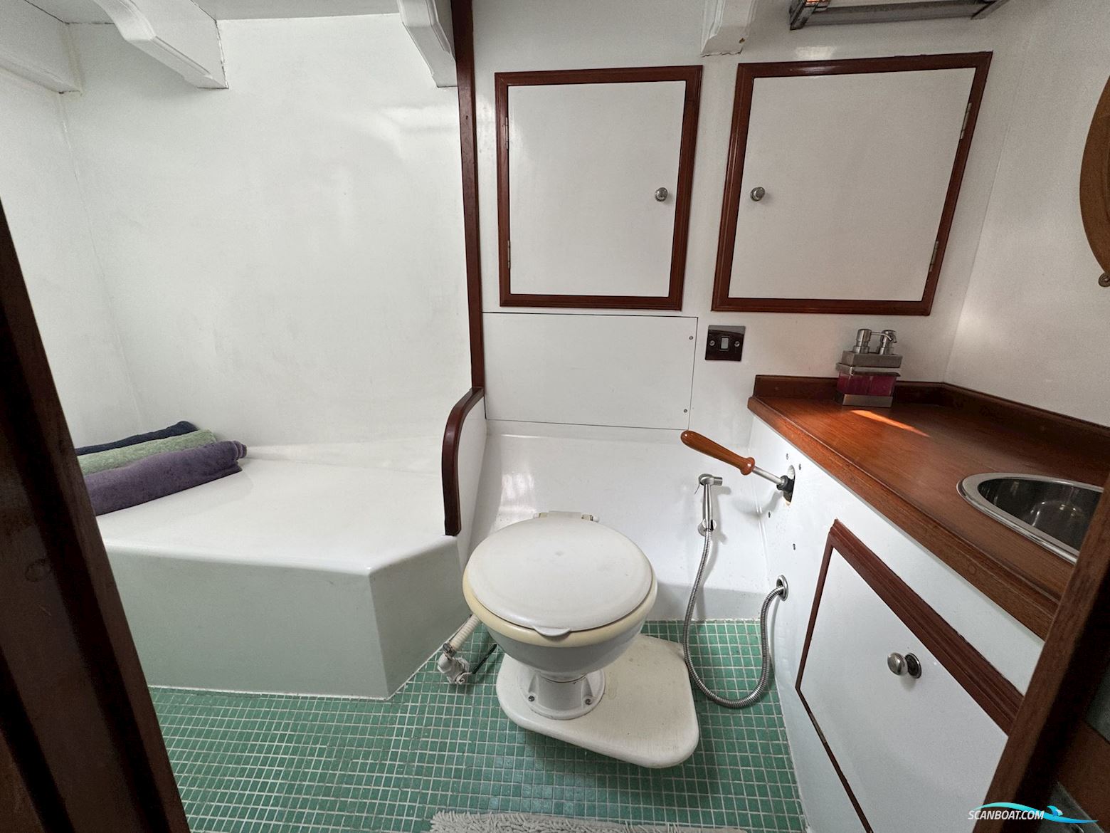 Classic Ketch Pilot House 65ft