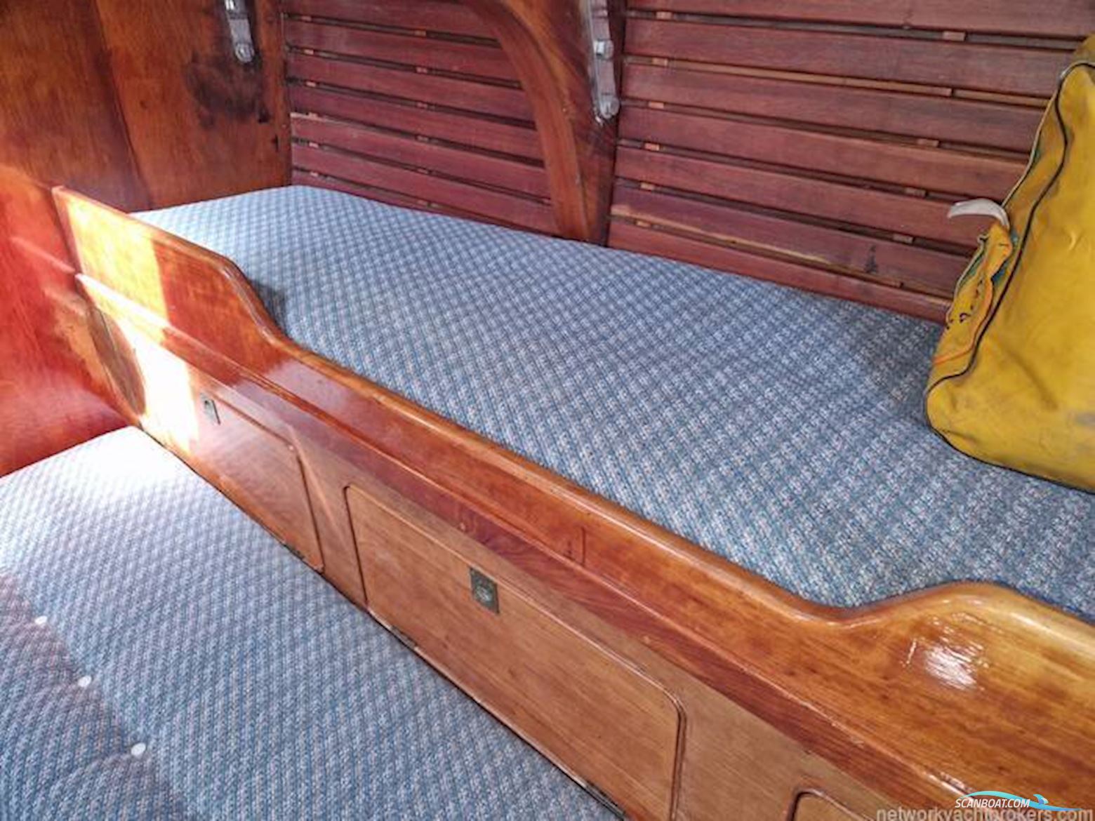 Classic Yacht Robertson 35