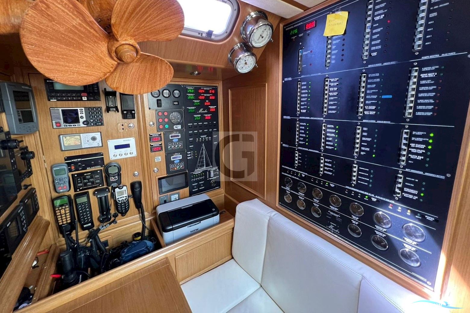 CN Yacht 2000 Felci FY71