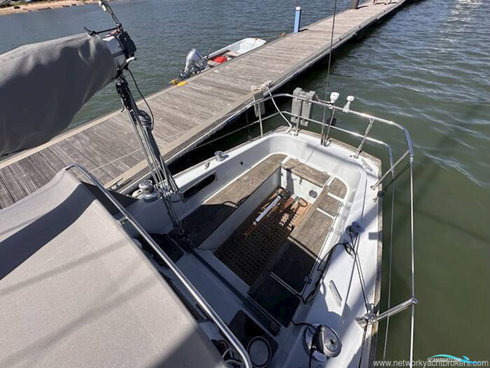 Contessa 32