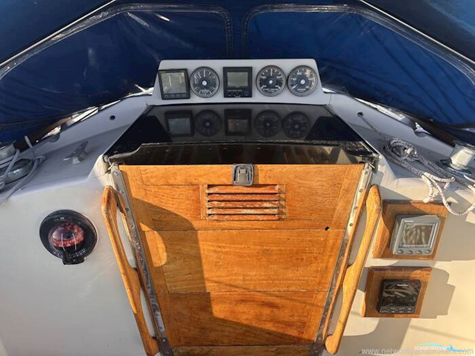 Contessa 32