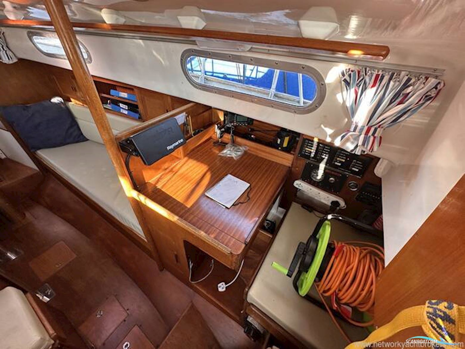 Contessa 32