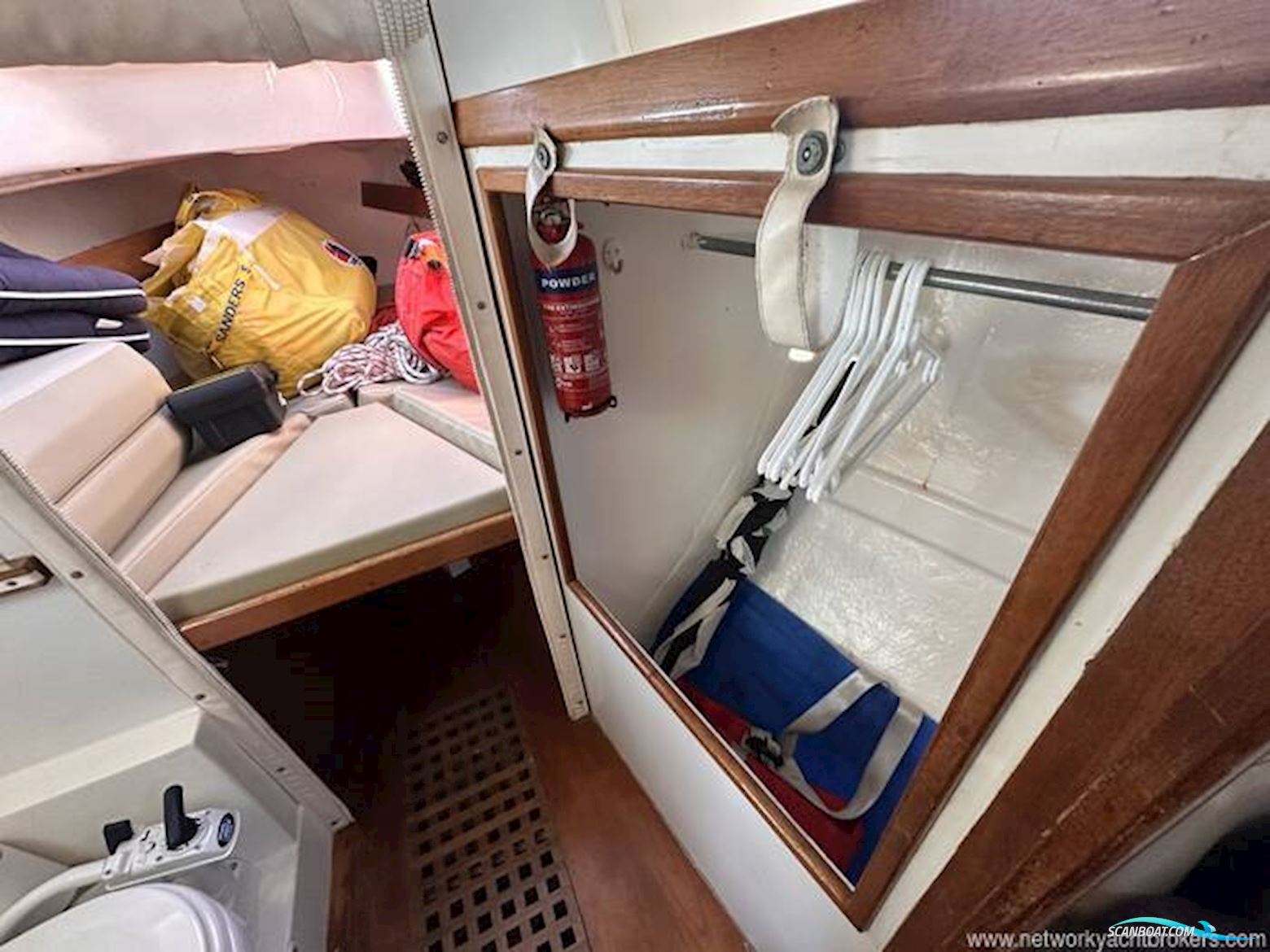 Contessa 32