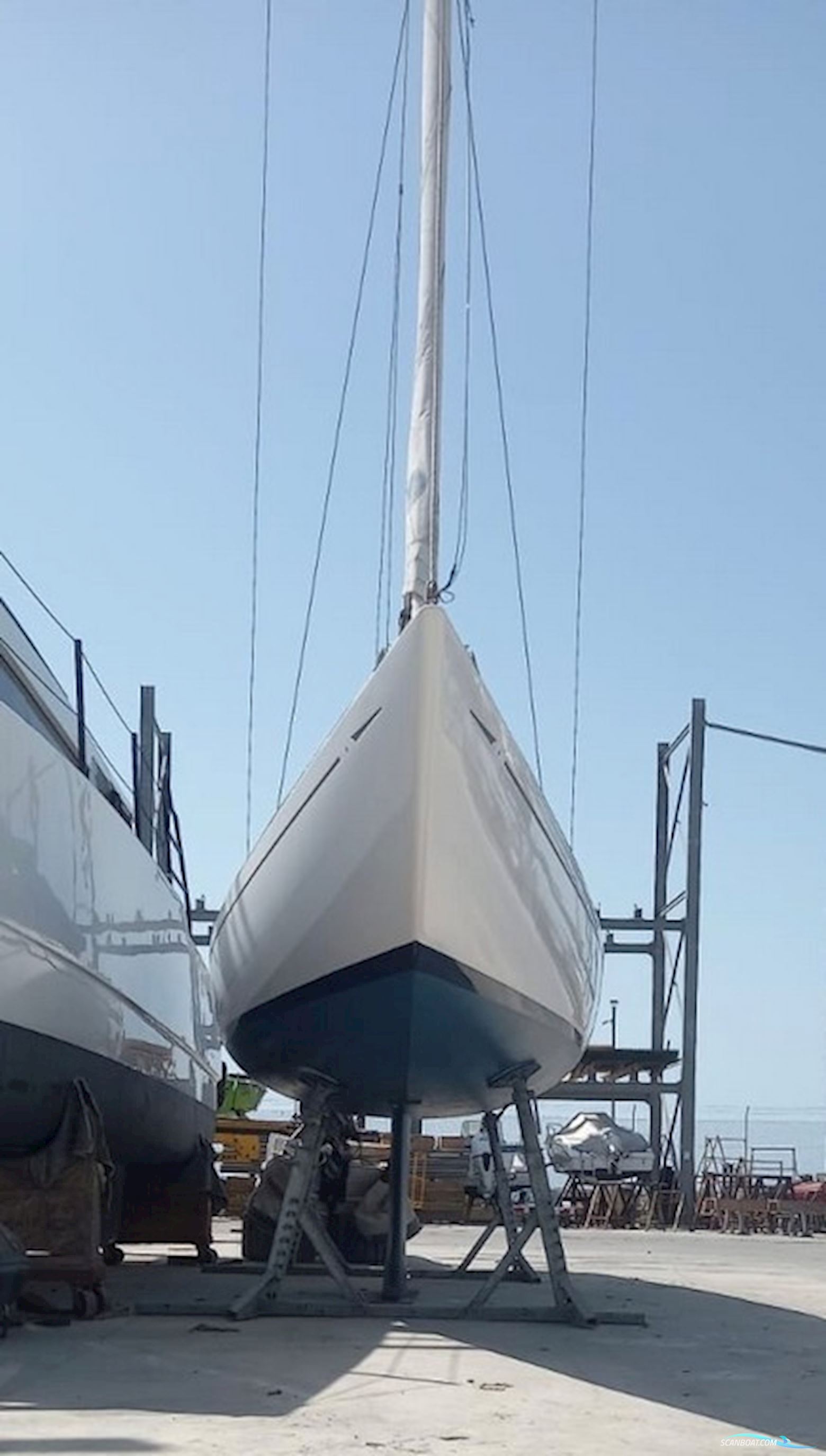 CW Hood Yacht Yard 32