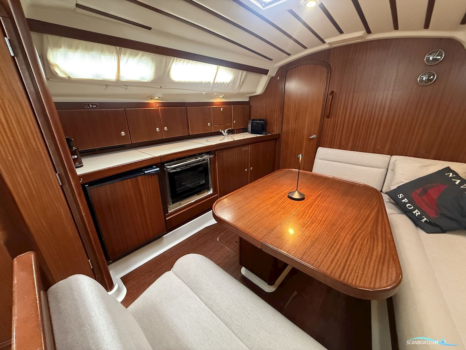 Dehler 37