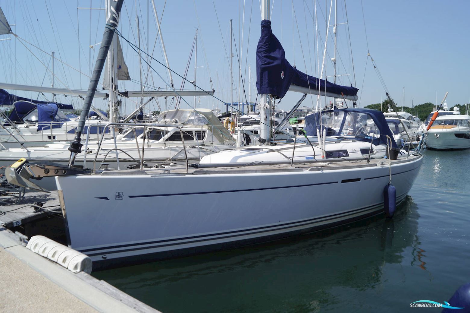 Dufour 34 Zeilboten 2007, met Volvo motor, United Kingdom