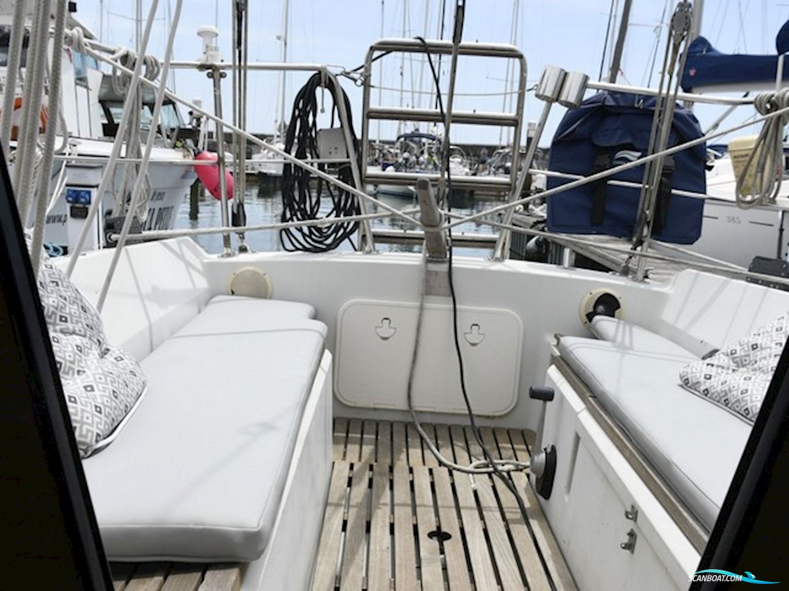 Dufour 3800
