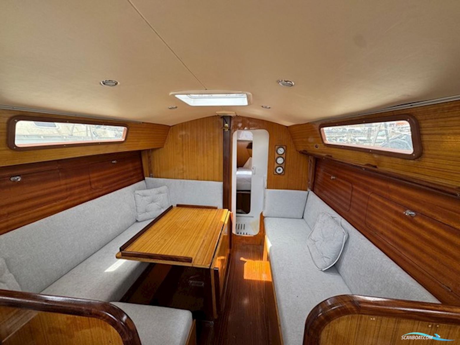 Dufour 3800