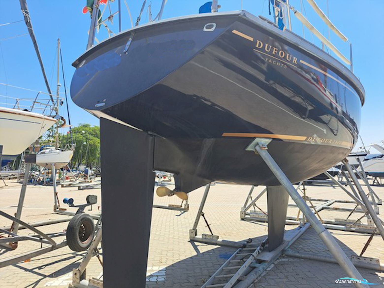 Dufour 3800
