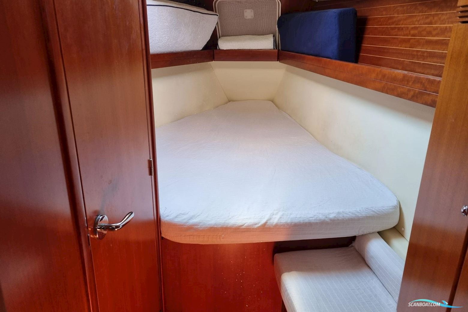 Dufour 40
