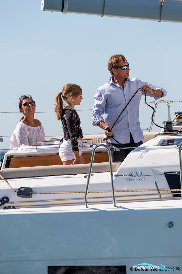 Dufour 430