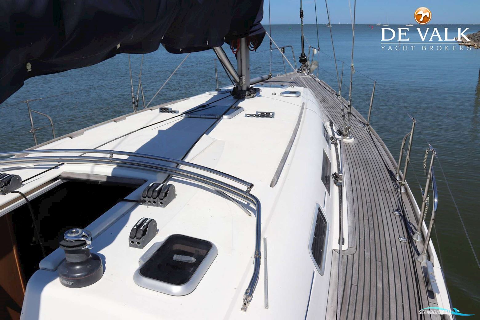 Dufour 44 Performance