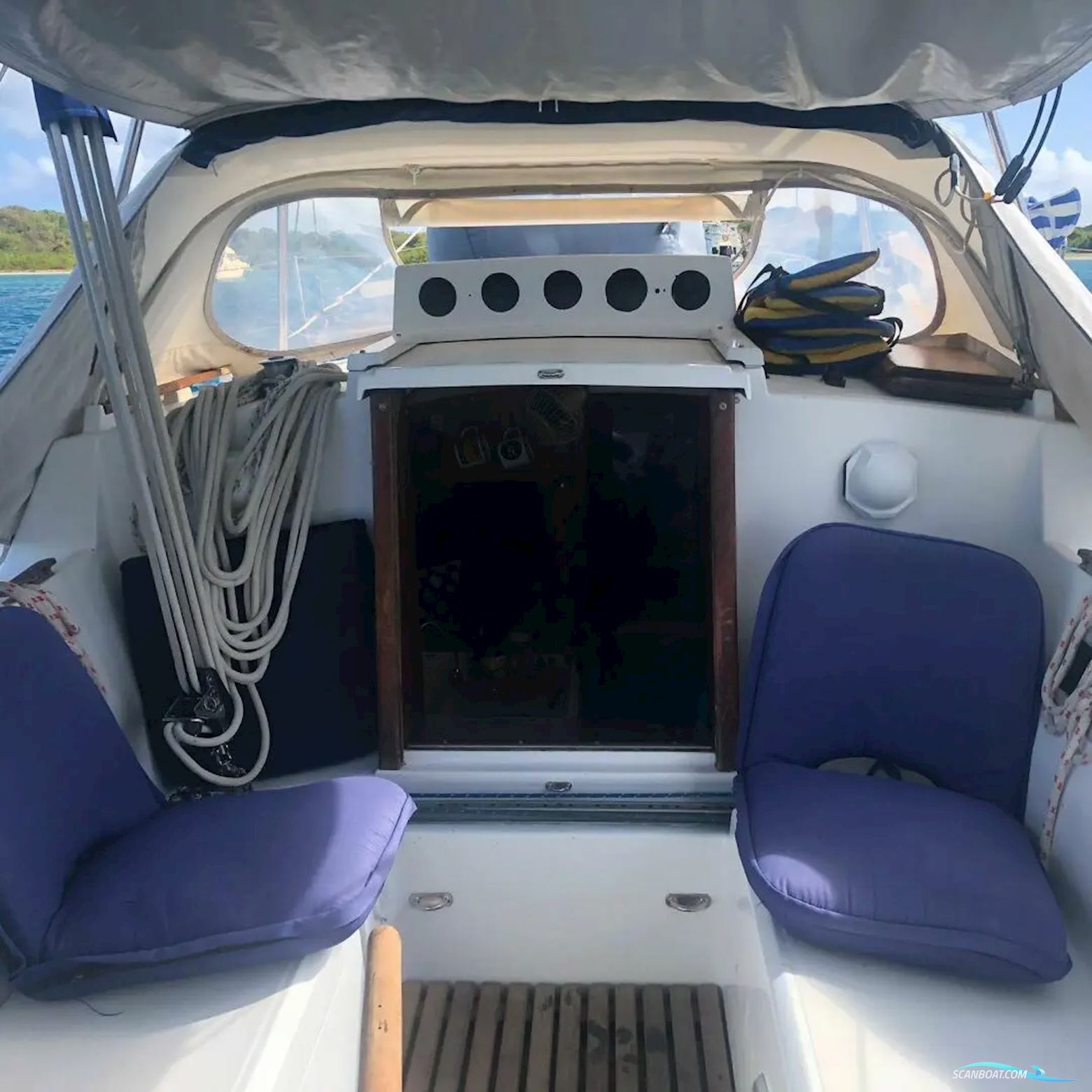 Dufour Apogee 35