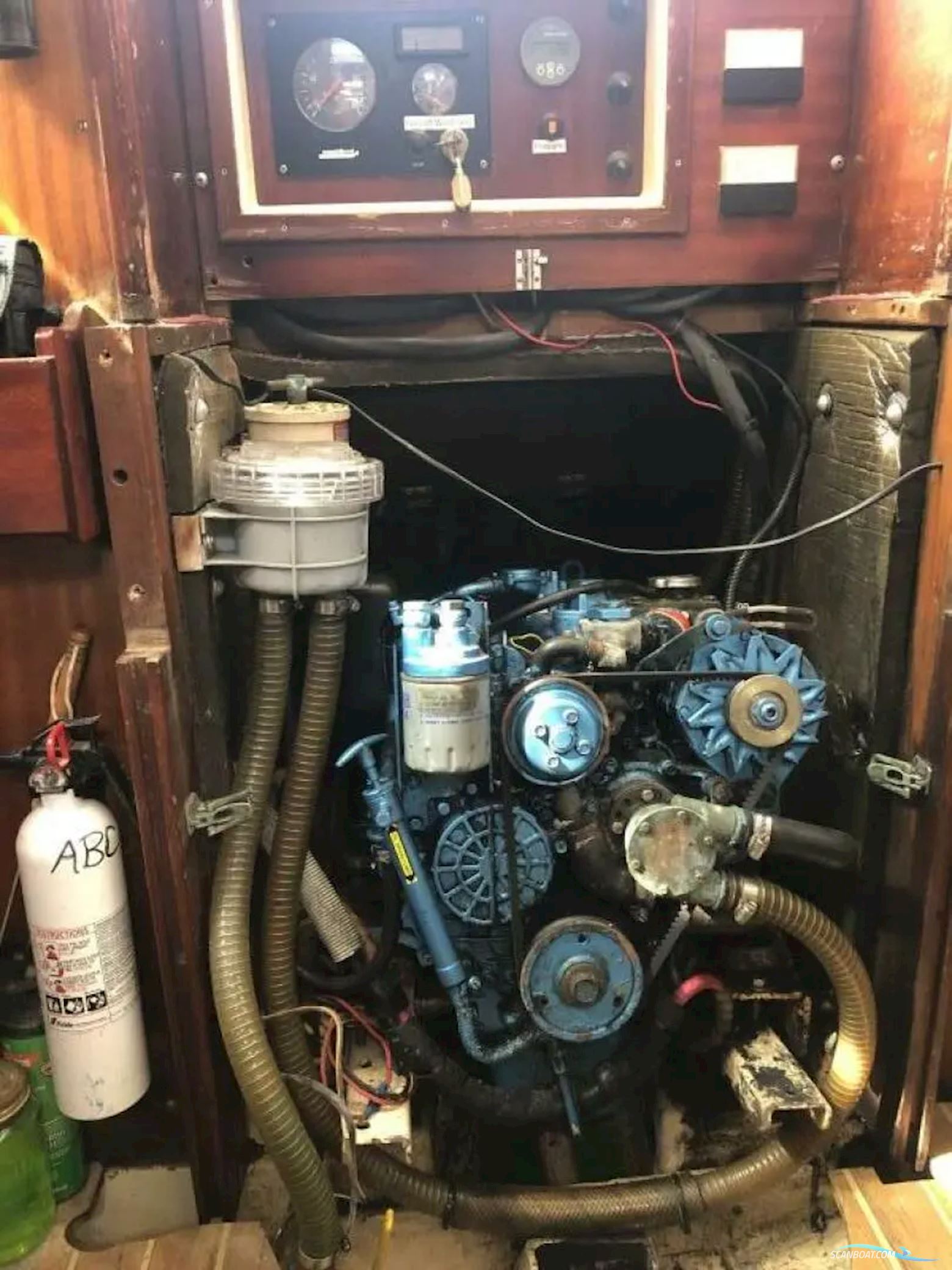 Dufour Apogee 35