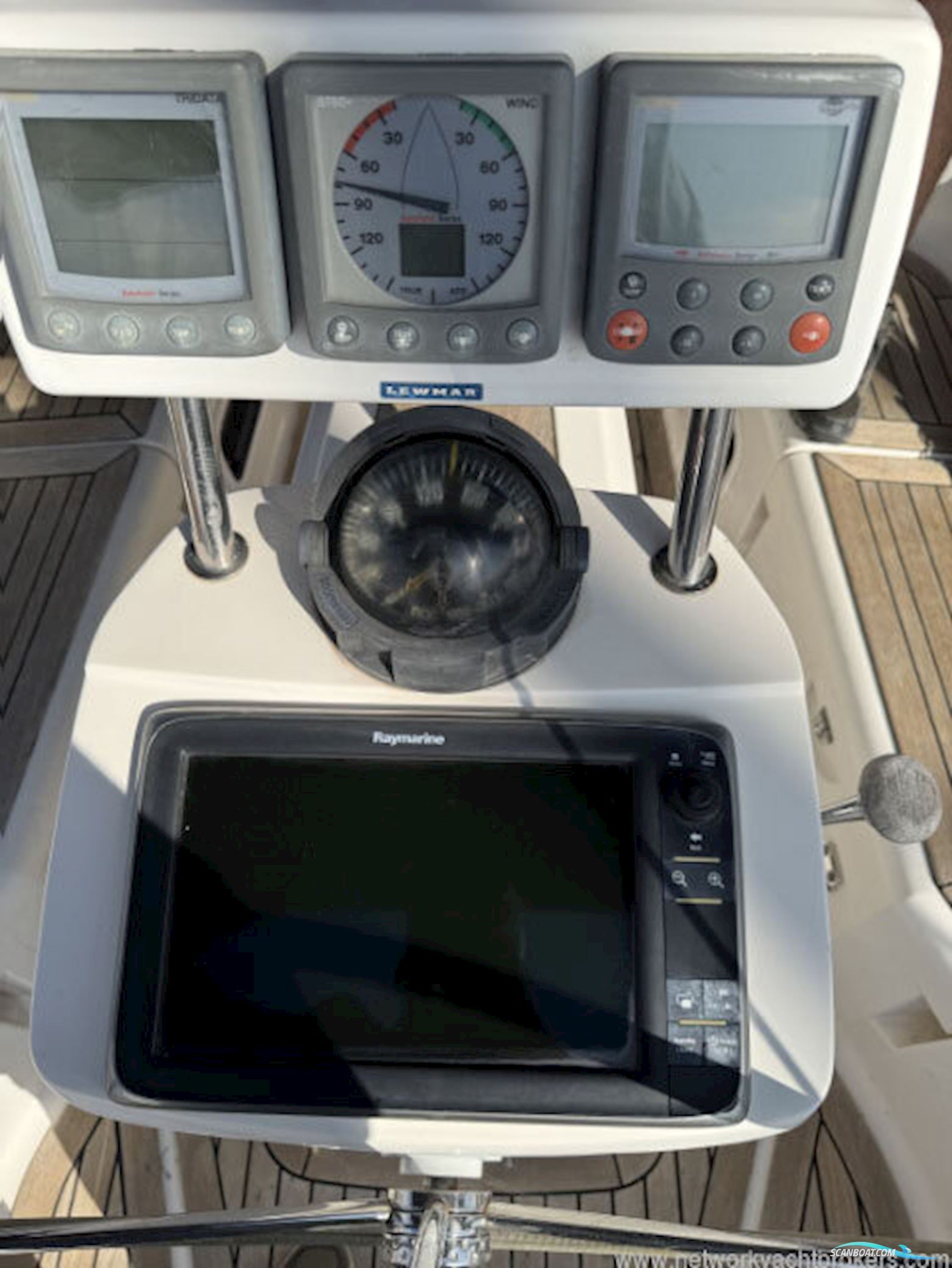 Elan Marine 384 Impression