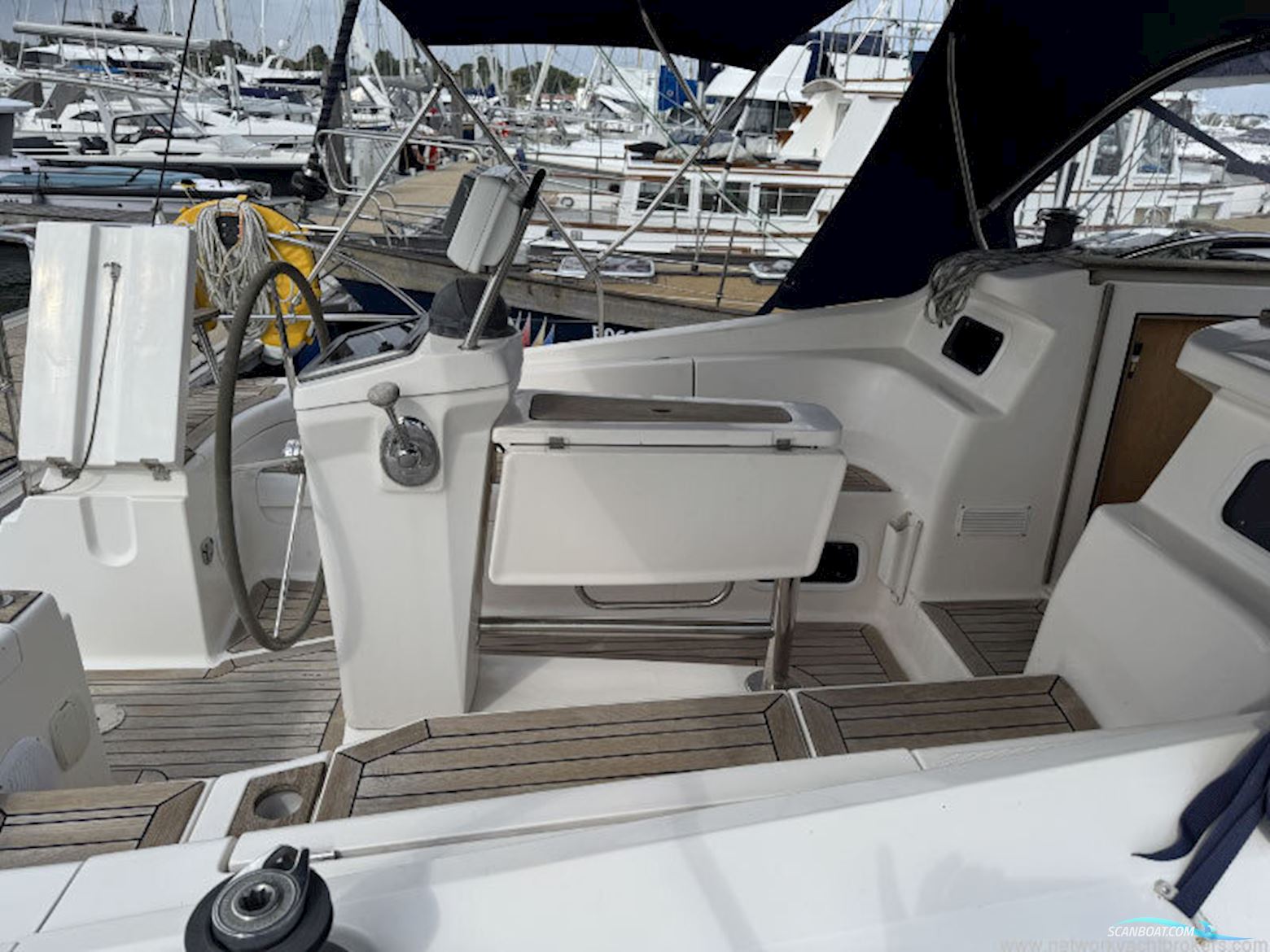 Elan Marine 384 Impression
