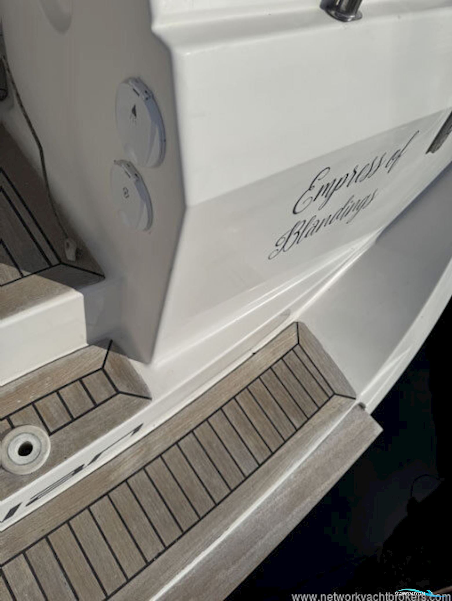 Elan Marine 384 Impression