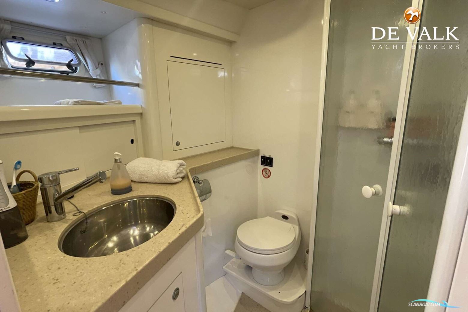 Farr 63 Pilot House
