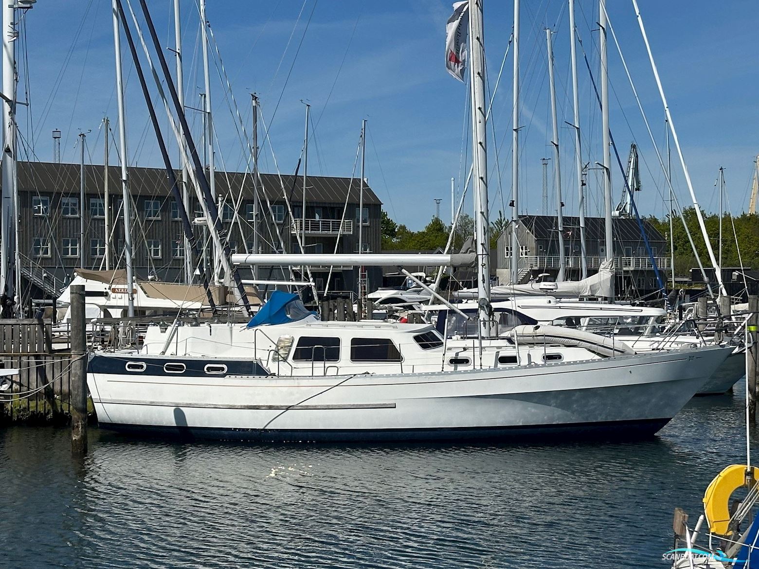 Finnrose 45 Deck Saloon Zeilboten 1976, met Perkens 354
 motor, Denemarken