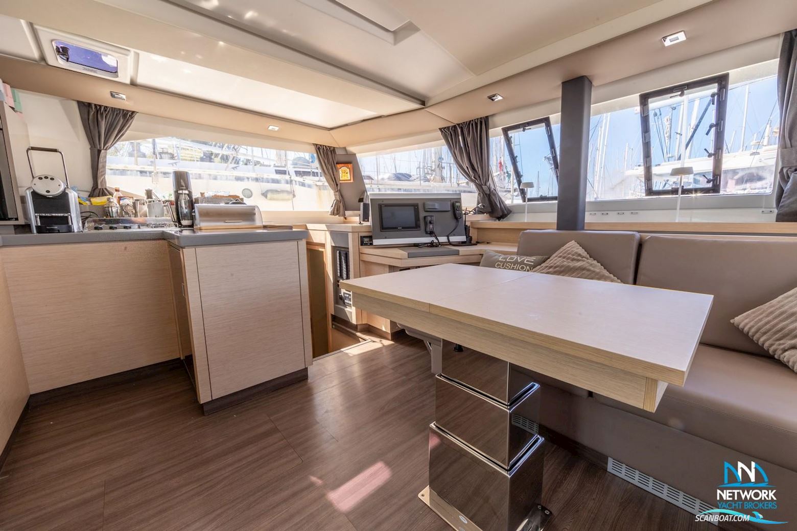 Fountaine Pajot Astrea 42