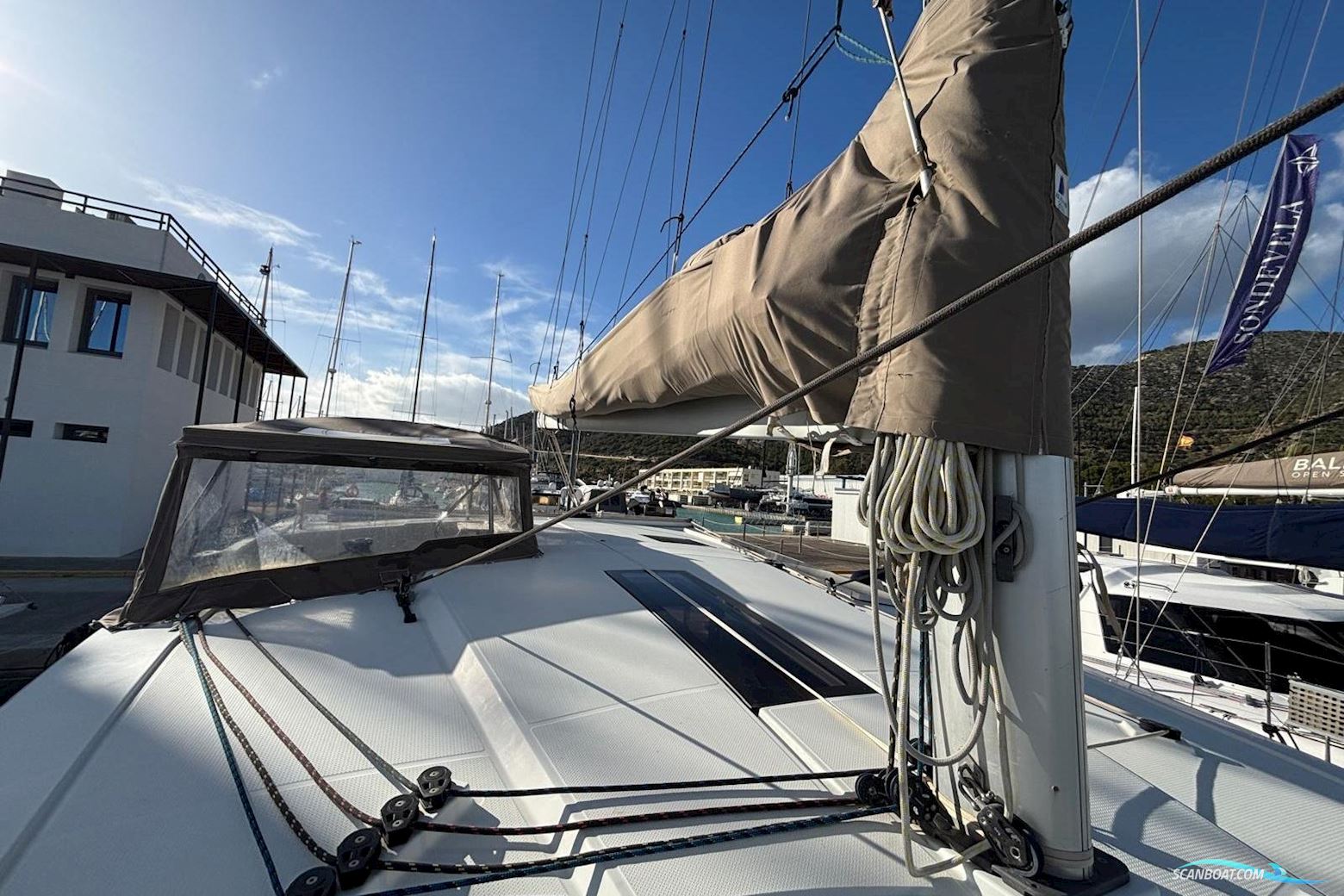 Fountaine Pajot Lucia 40