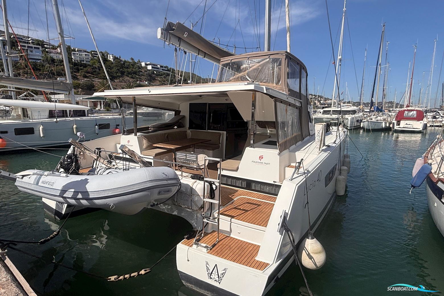 Fountaine Pajot Lucia 40