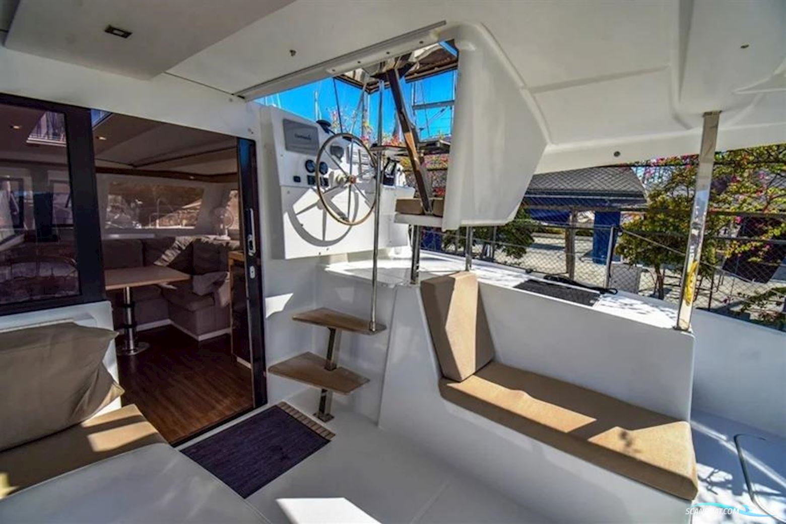 Fountaine Pajot LUCIA 40