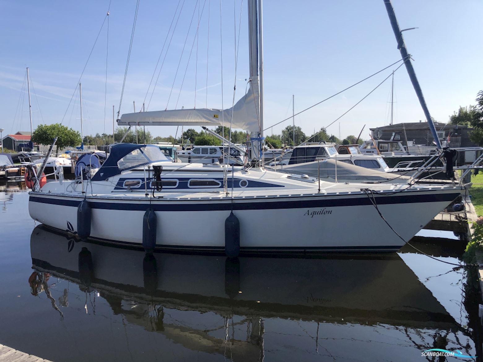 Friendship 33 Zeilboten 1992, met Yanmar 3GM30	 motor, The Netherlands