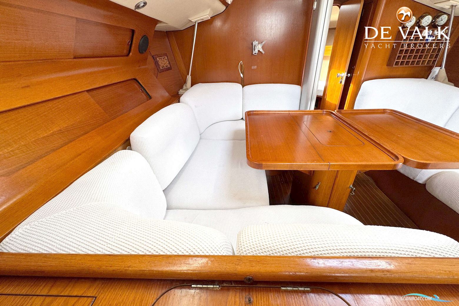 Grand Soleil 38