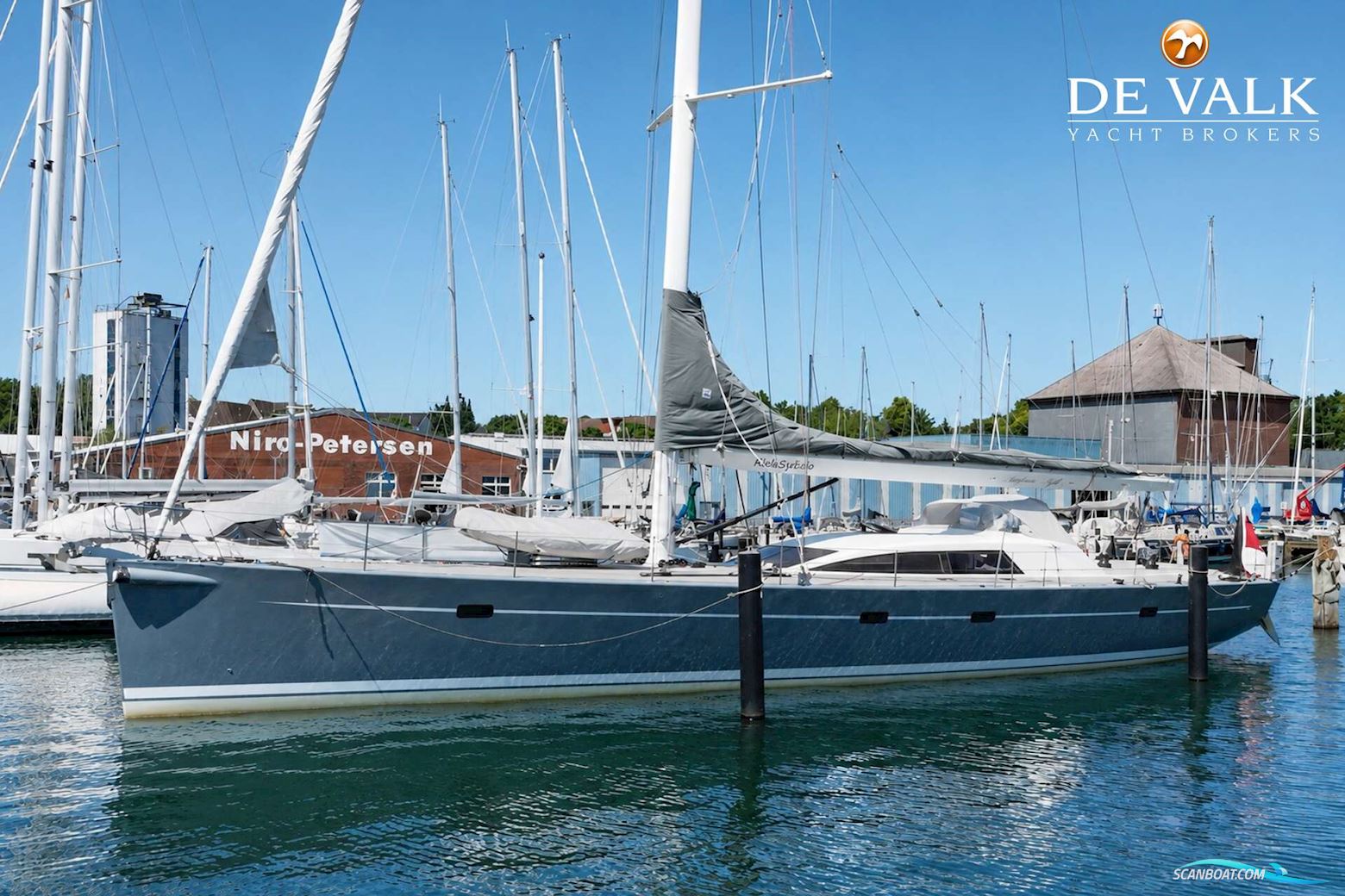 Grand Soleil 70