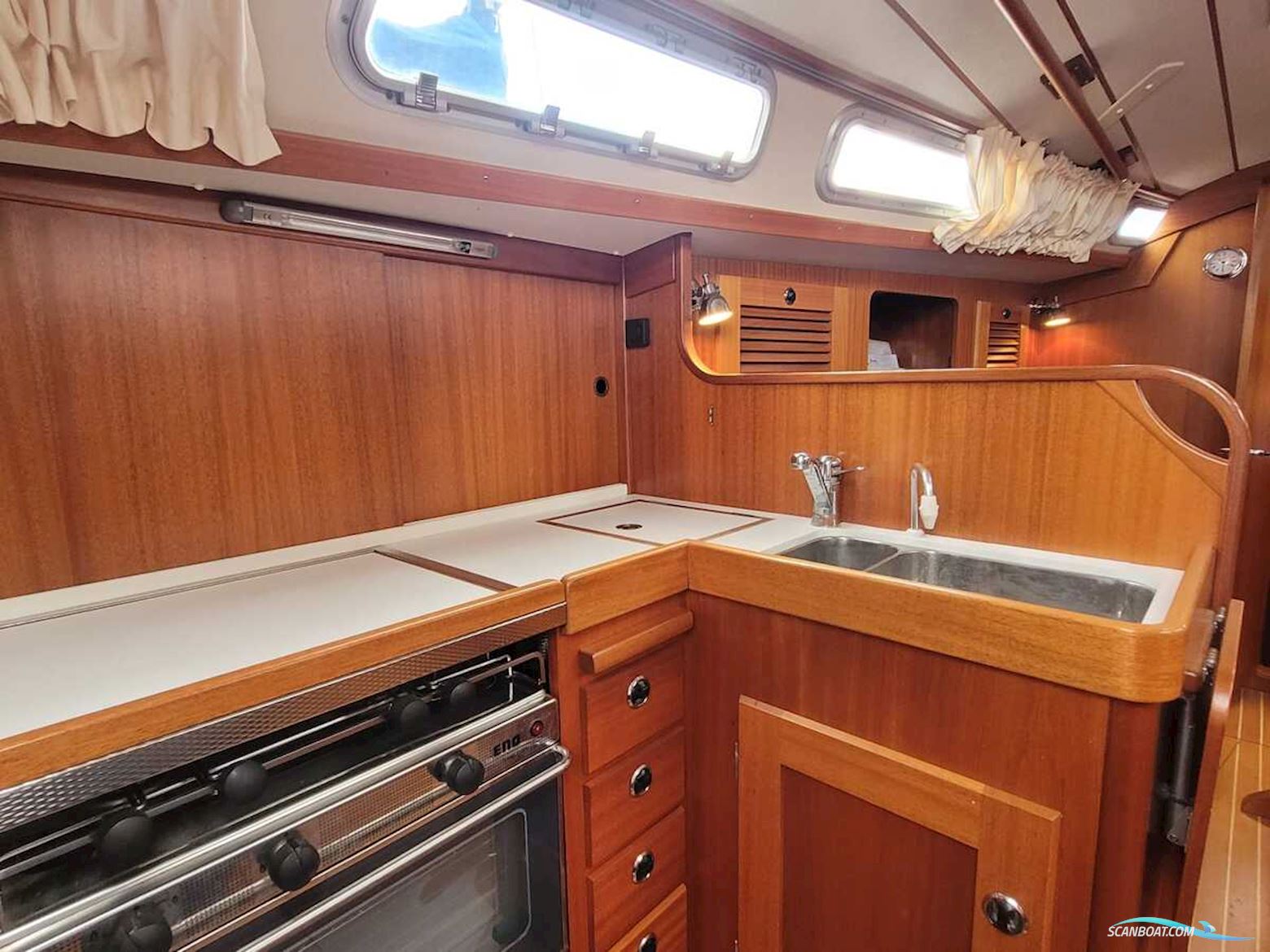 Hallberg Rassy 31