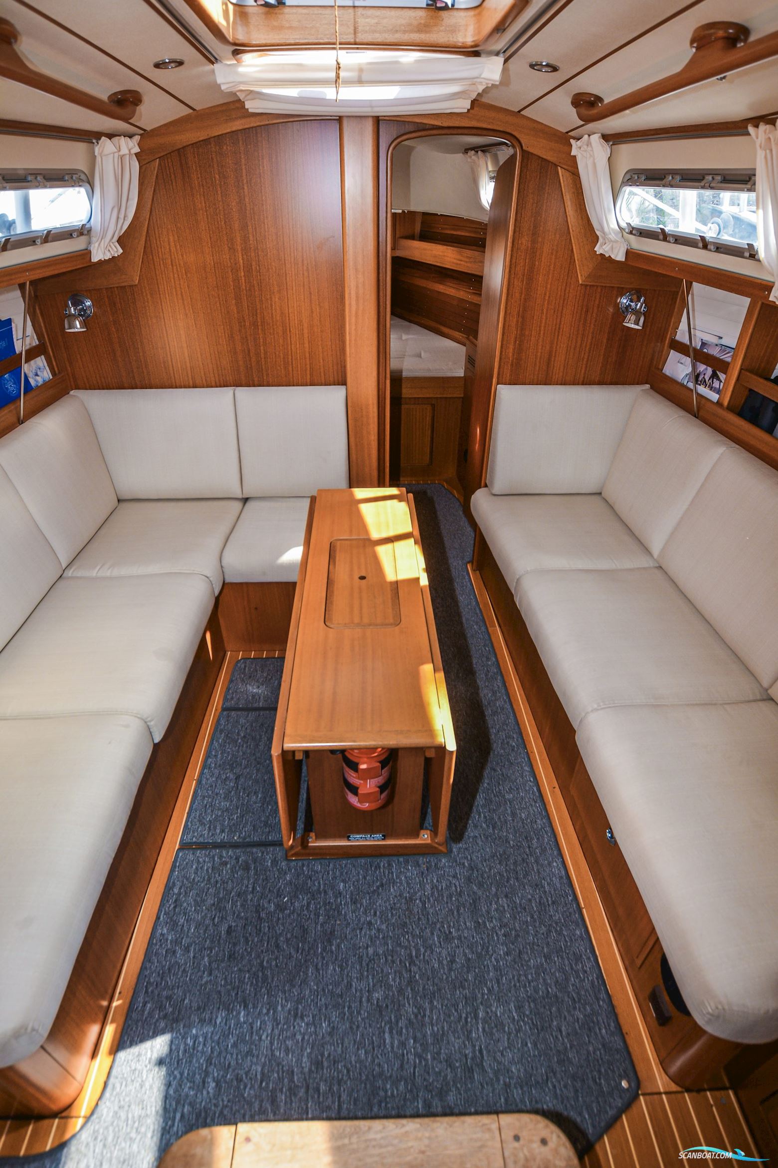 Hallberg-Rassy 310