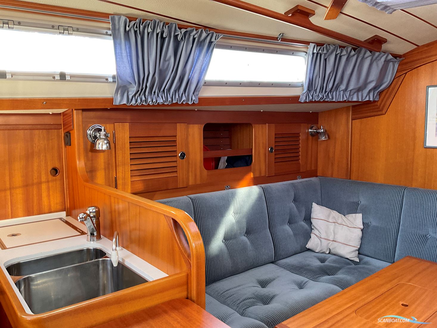 Hallberg-Rassy 34