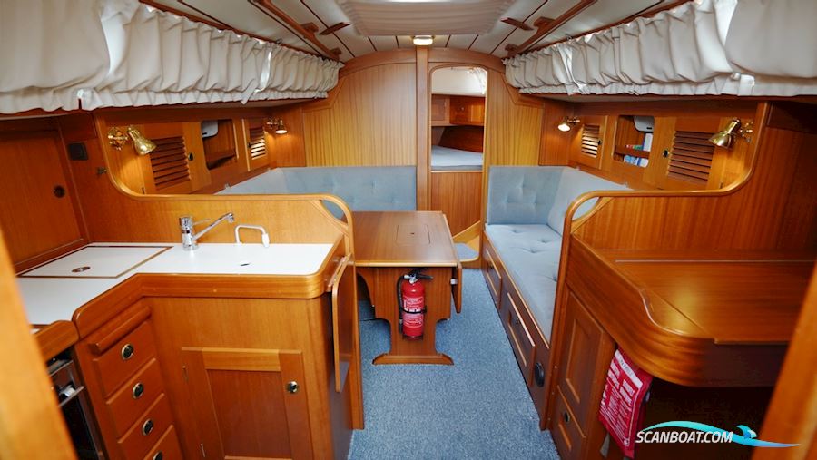 Hallberg-Rassy 34