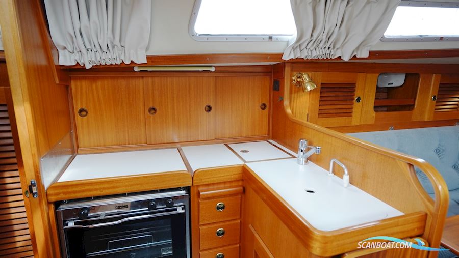 Hallberg-Rassy 34